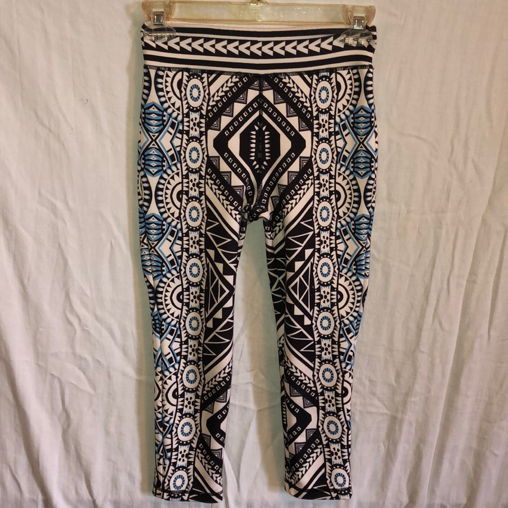 Forever 21 Capri Leggins
